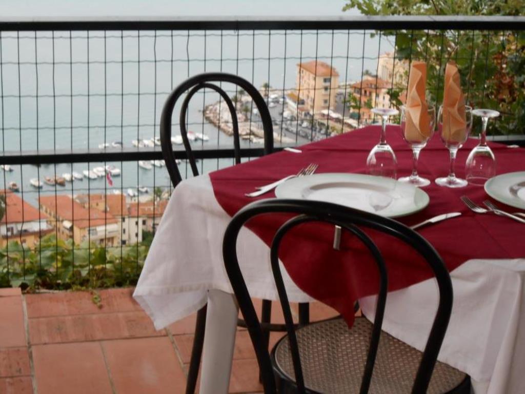 Hotel Vittoria Porto Santo Stefano  Exterior photo