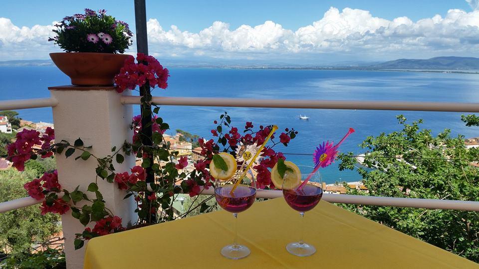 Hotel Vittoria Porto Santo Stefano  Exterior photo